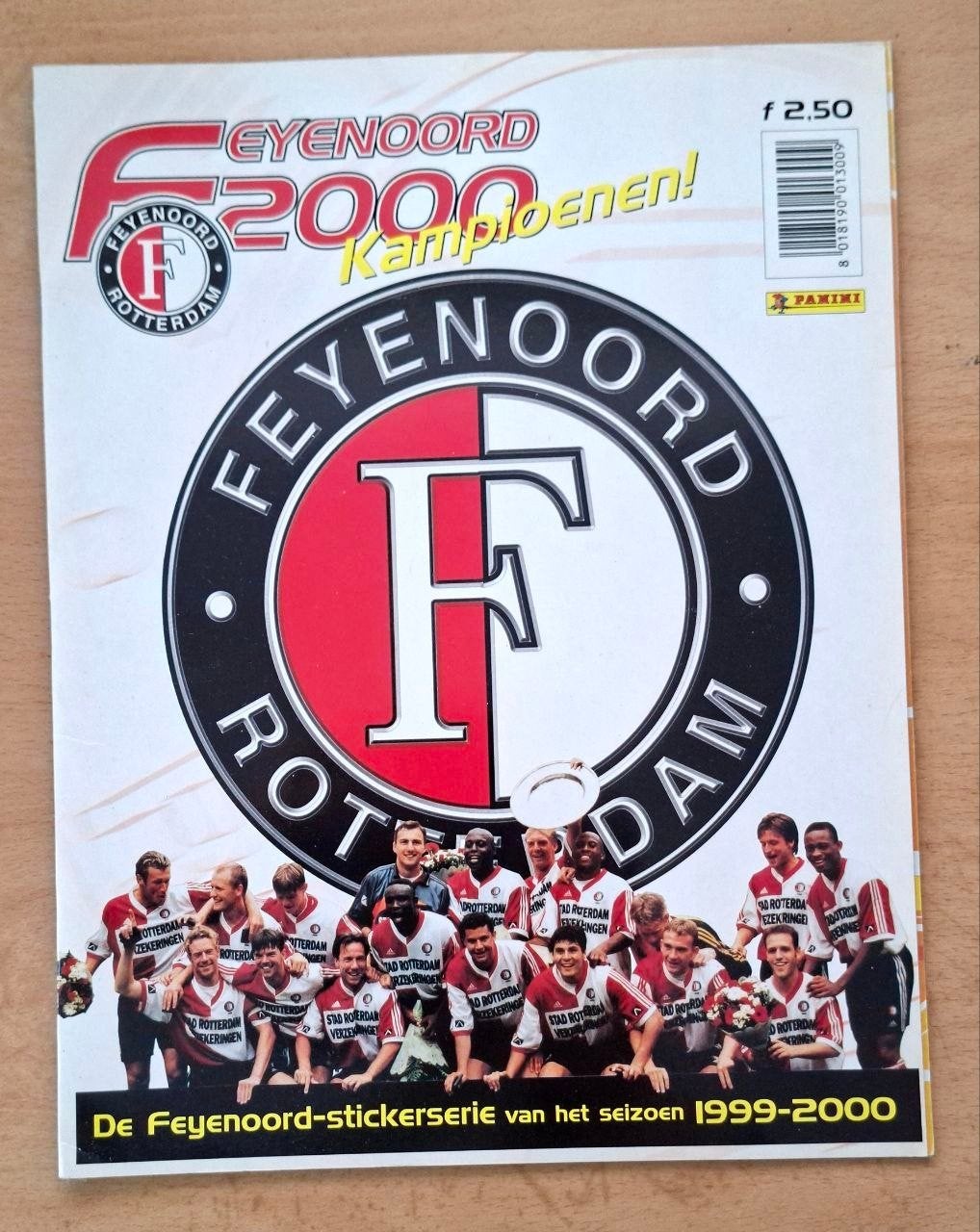 Compleet Feyenoord Panini stickeralbum 2000, Verzamelen, Ophalen of Verzenden, Zo goed als nieuw, Feyenoord, Boek of Tijdschrift