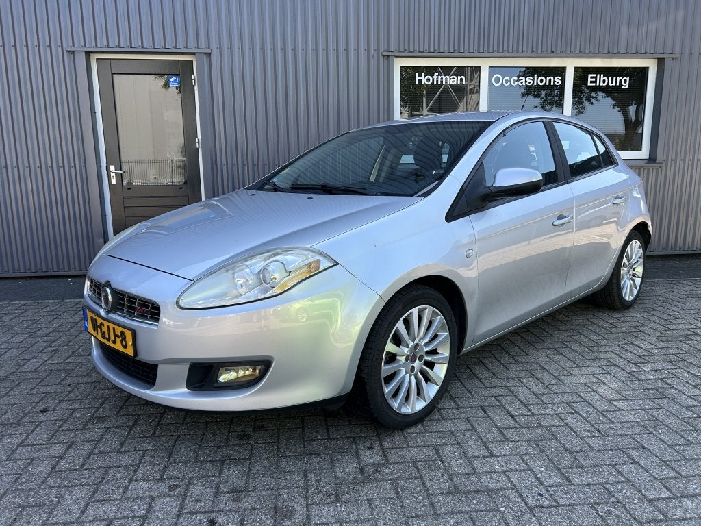 Fiat Bravo 1.4 T-Jet 6bak Ed. Airco Cruise Nieuwe APK!, Auto's, Voorwielaandrijving, Stof, Gebruikt, Zwart