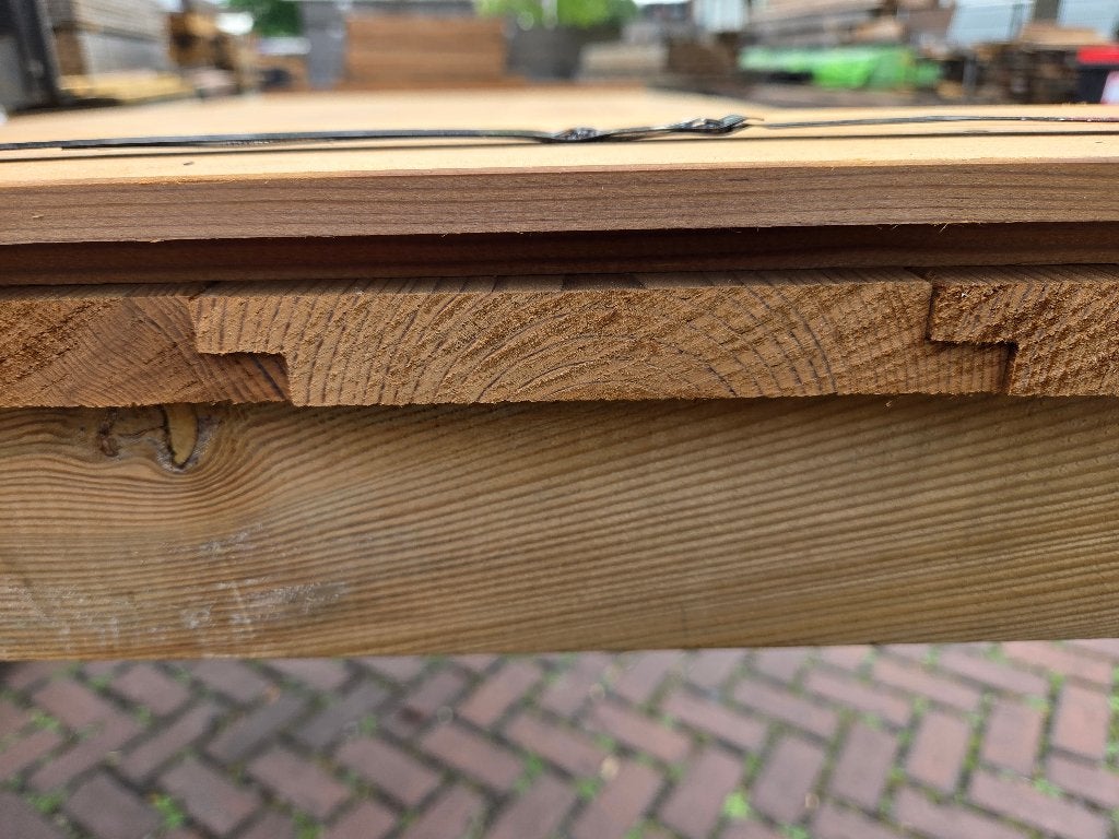 Halfhoutse sponning delen / Thermowood - nr: TP26, Ophalen, Nieuw, Minder dan 180 cm, Planken