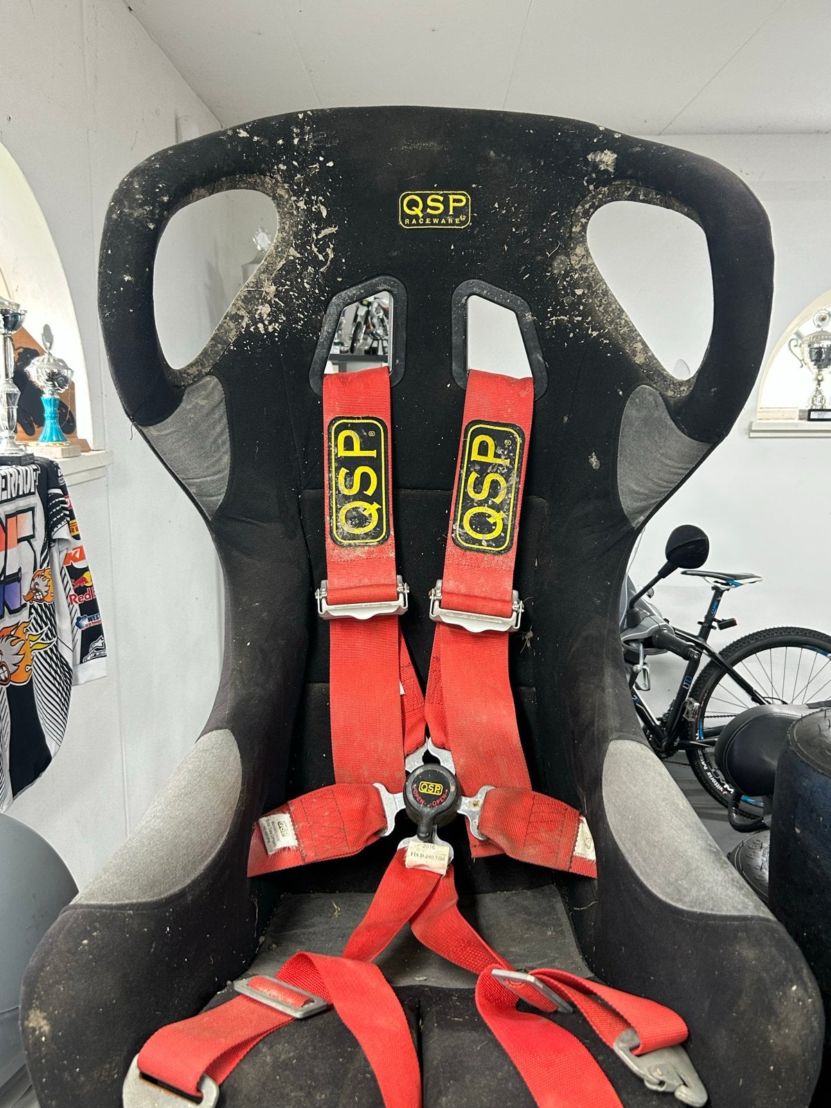 QSP Racewear Kuipstoel met 6-punts gordel, Ophalen, Gebruikt