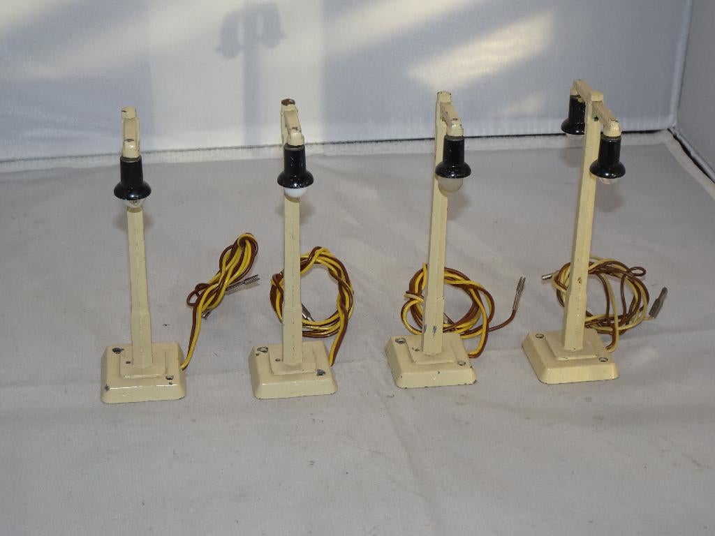 4x Marklin 800 antieke lampen 448/1 - 448/2 (#480), Wisselstroom, Gebruikt, Overige typen, Ophalen of Verzenden