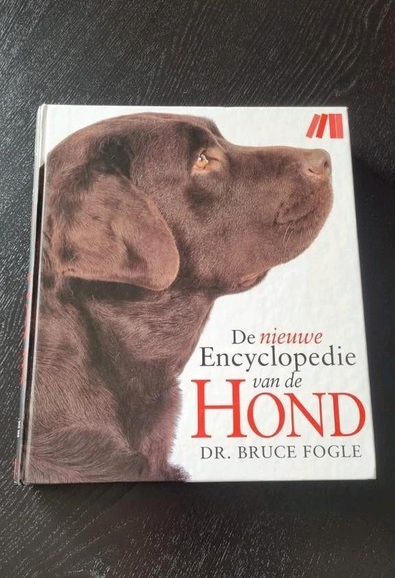Dr. Bruce Fogle - De nieuwe encyclopedie van de hond, Ophalen of Verzenden, Gelezen, B. Fogle