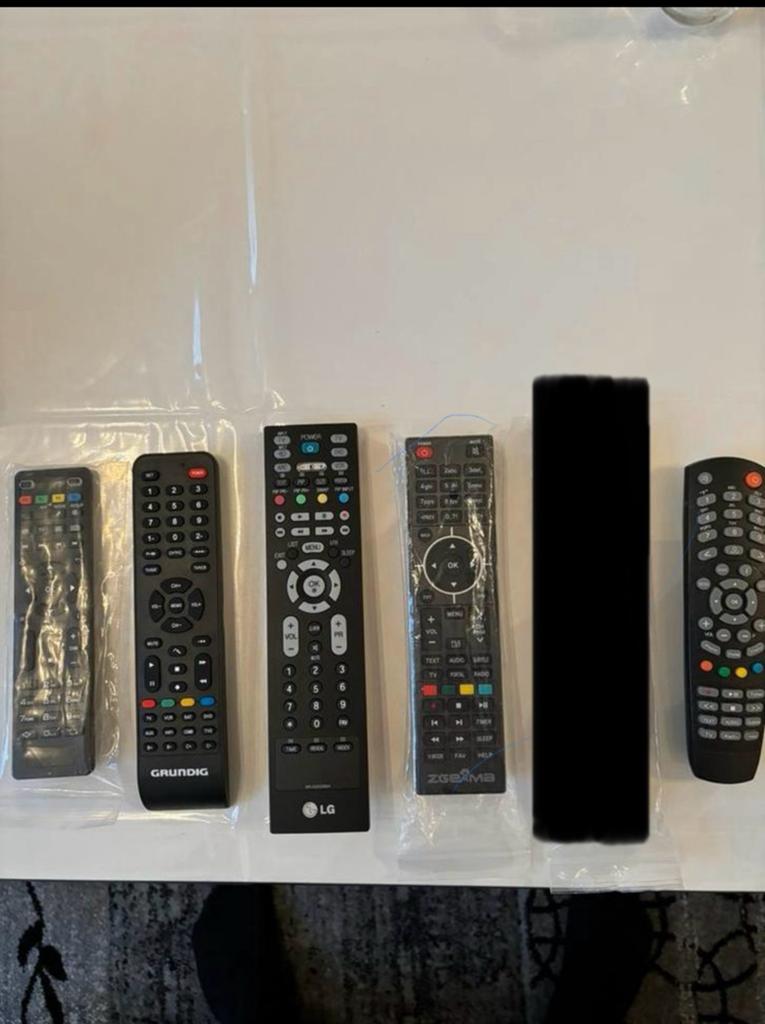 Afstandsbedieningen, Ophalen, Zo goed als nieuw