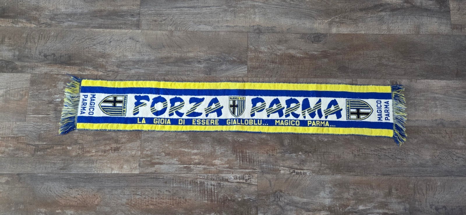 Sjaal Forza Parma, Ophalen of Verzenden, Zo goed als nieuw, Buitenlandse clubs, Vaantje of Sjaal