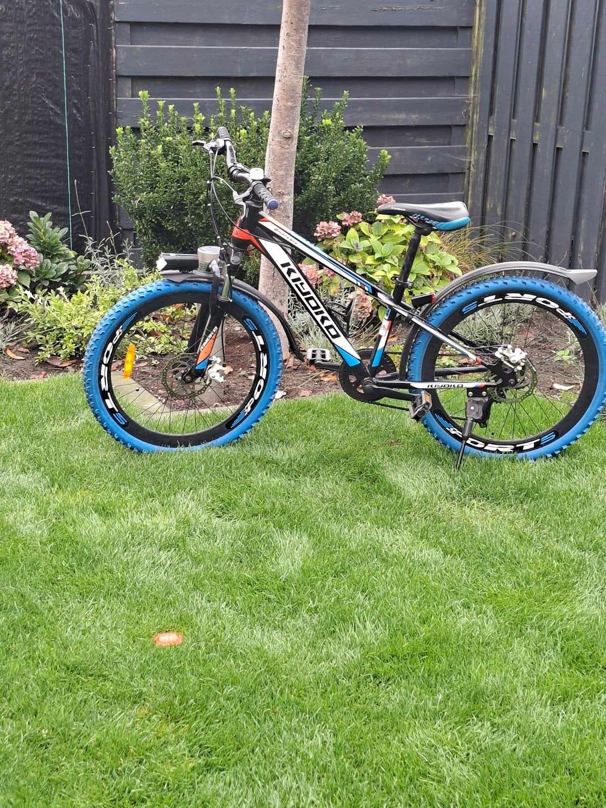 Kiyoko kinderfiets 24 inch met (nieuwe)blauwe banden en vers, Versnellingen, Schijfrem, Ophalen, Overige merken
