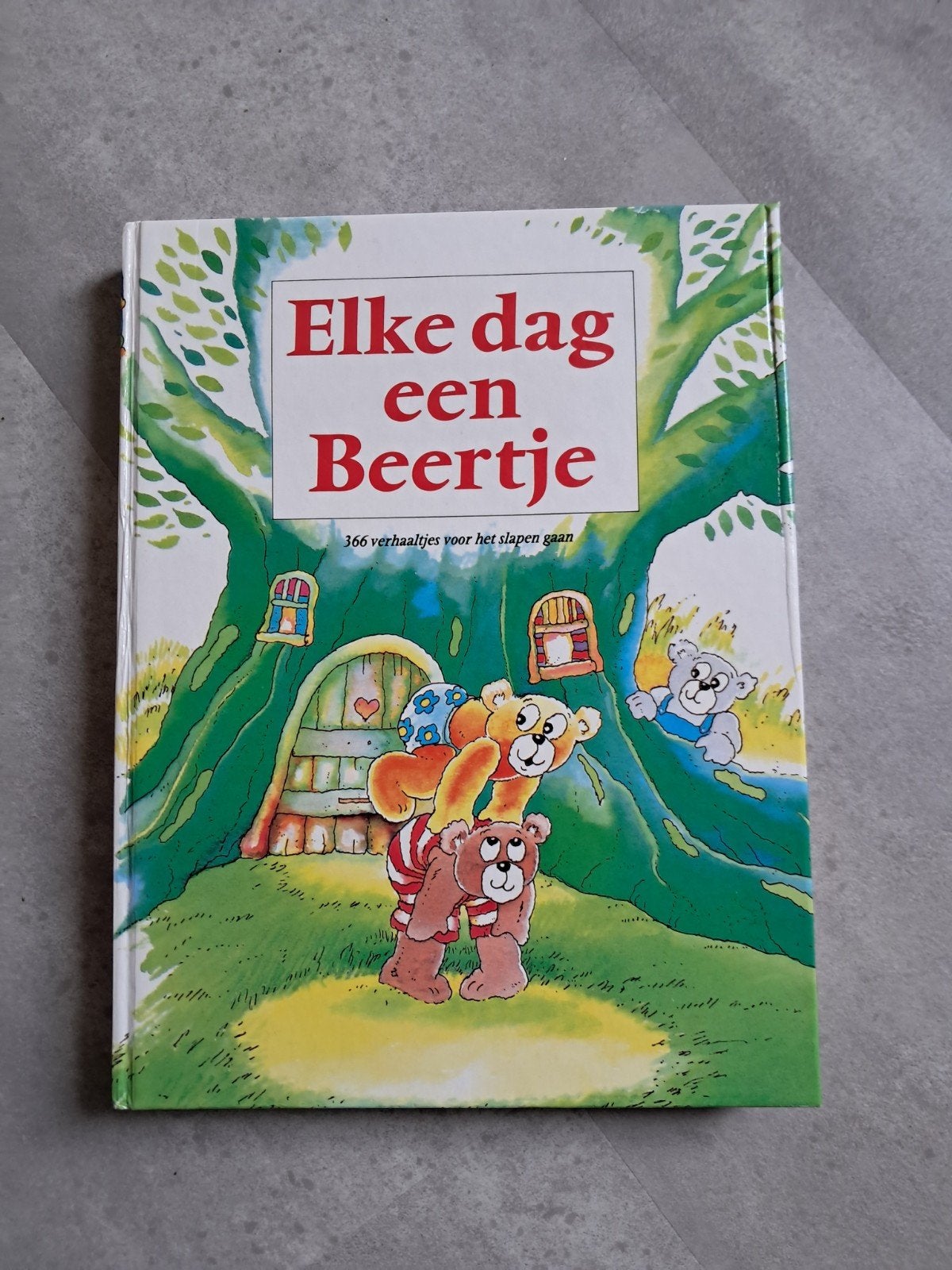 Elke dag een Beertje - 366 verhaaltjes voor het slapengaan, Ophalen of Verzenden, Gelezen