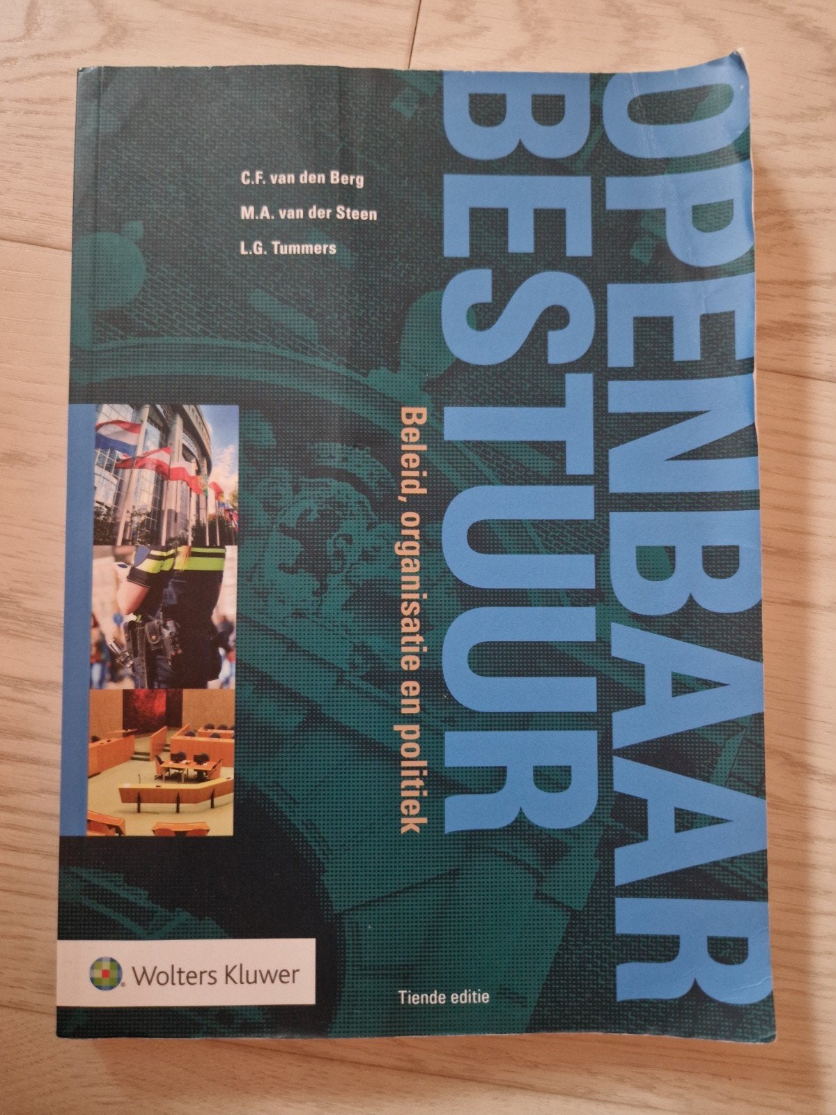 Openbaar Bestuur, beleid, organisatie en politiek, C.F. van den Berg, Sociale wetenschap, Ophalen of Verzenden, Zo goed als nieuw