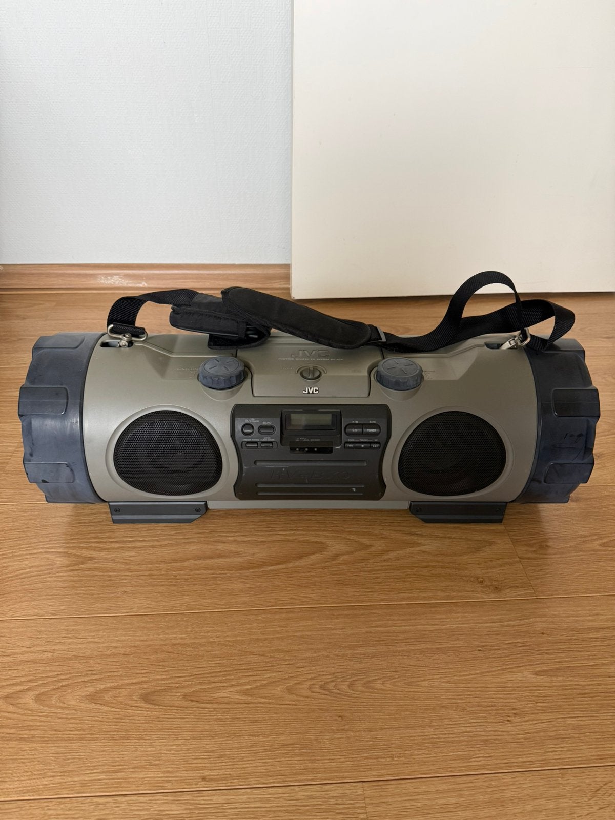 Boomblaster JVC, Ophalen, Gebruikt