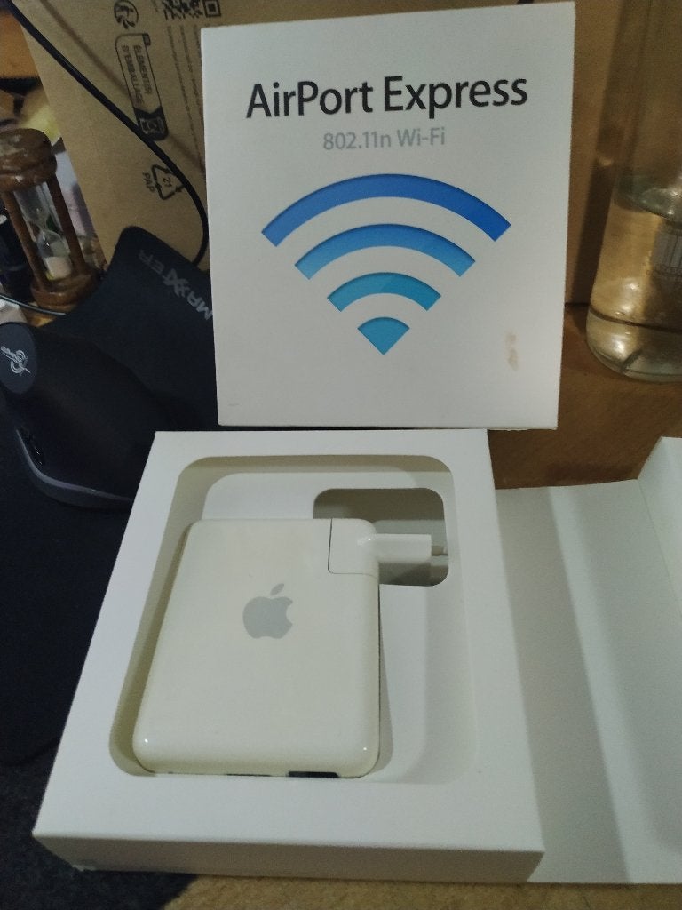 Apple Airport Express Base Station, Computers en Software, Routers en Modems, Ophalen of Verzenden, Zo goed als nieuw, Router