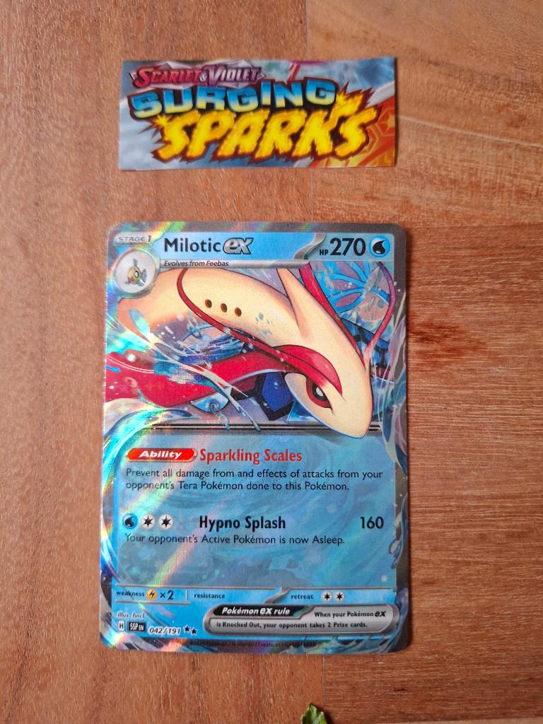 Pokemon – Milotic EX (SSP 042/191) – Surging Sparks, Ophalen of Verzenden, Nieuw, Losse kaart, Foil