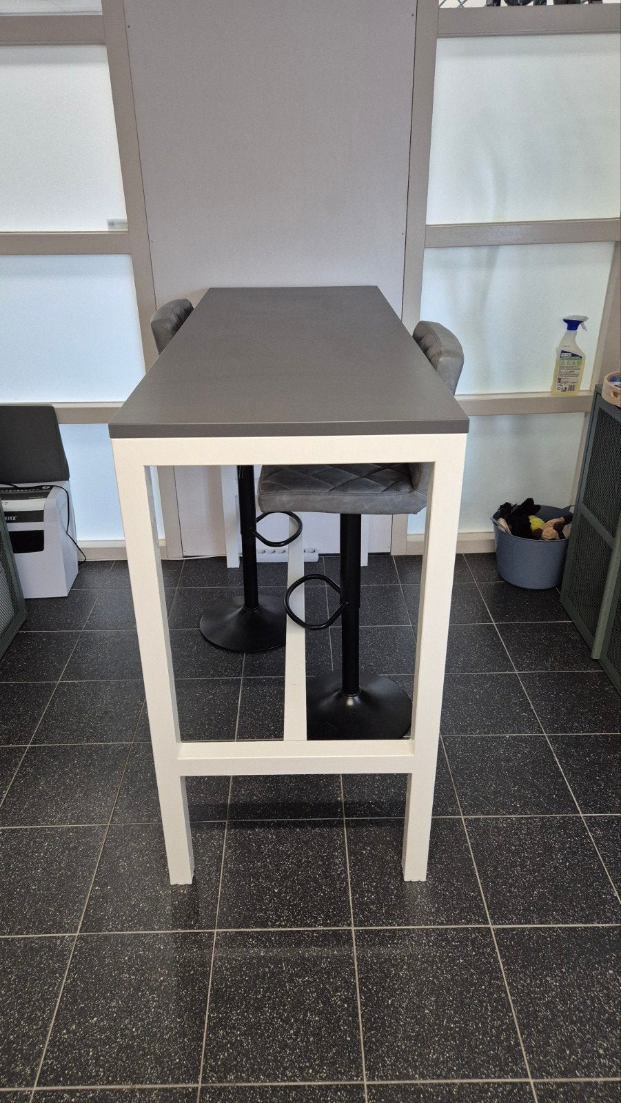Stijlvolle Bartafel met 2 Verstelbare Barkrukken, Huis en Inrichting, Ophalen of Verzenden, In hoogte verstelbaar, Zo goed als nieuw