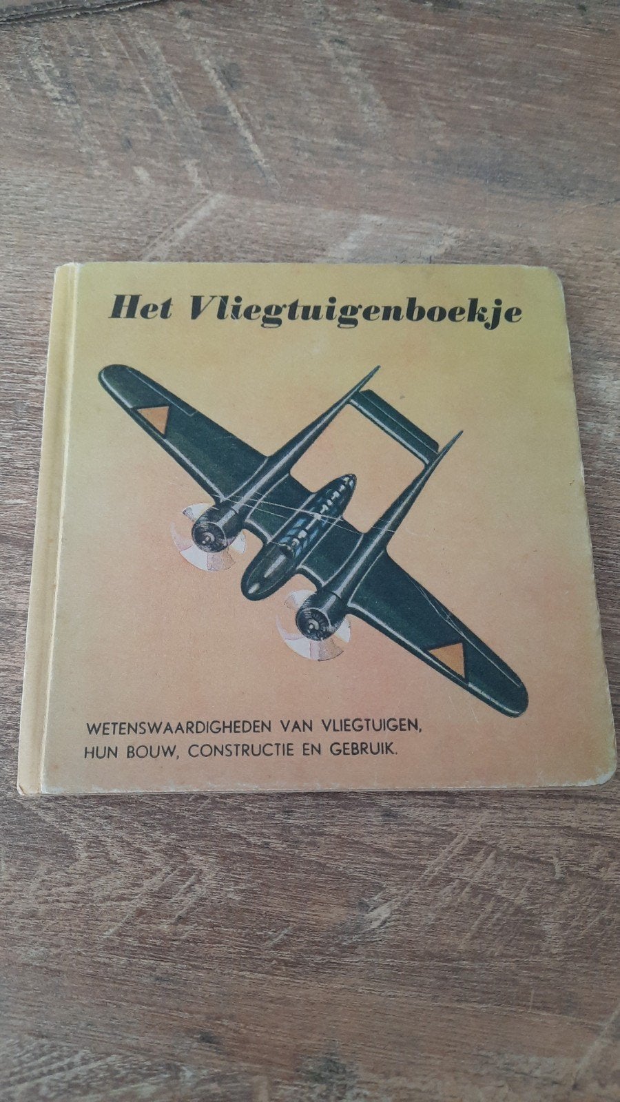 Nederlands : Het vliegtuigenboekje, Ophalen of Verzenden, Nederland, Embleem of Badge