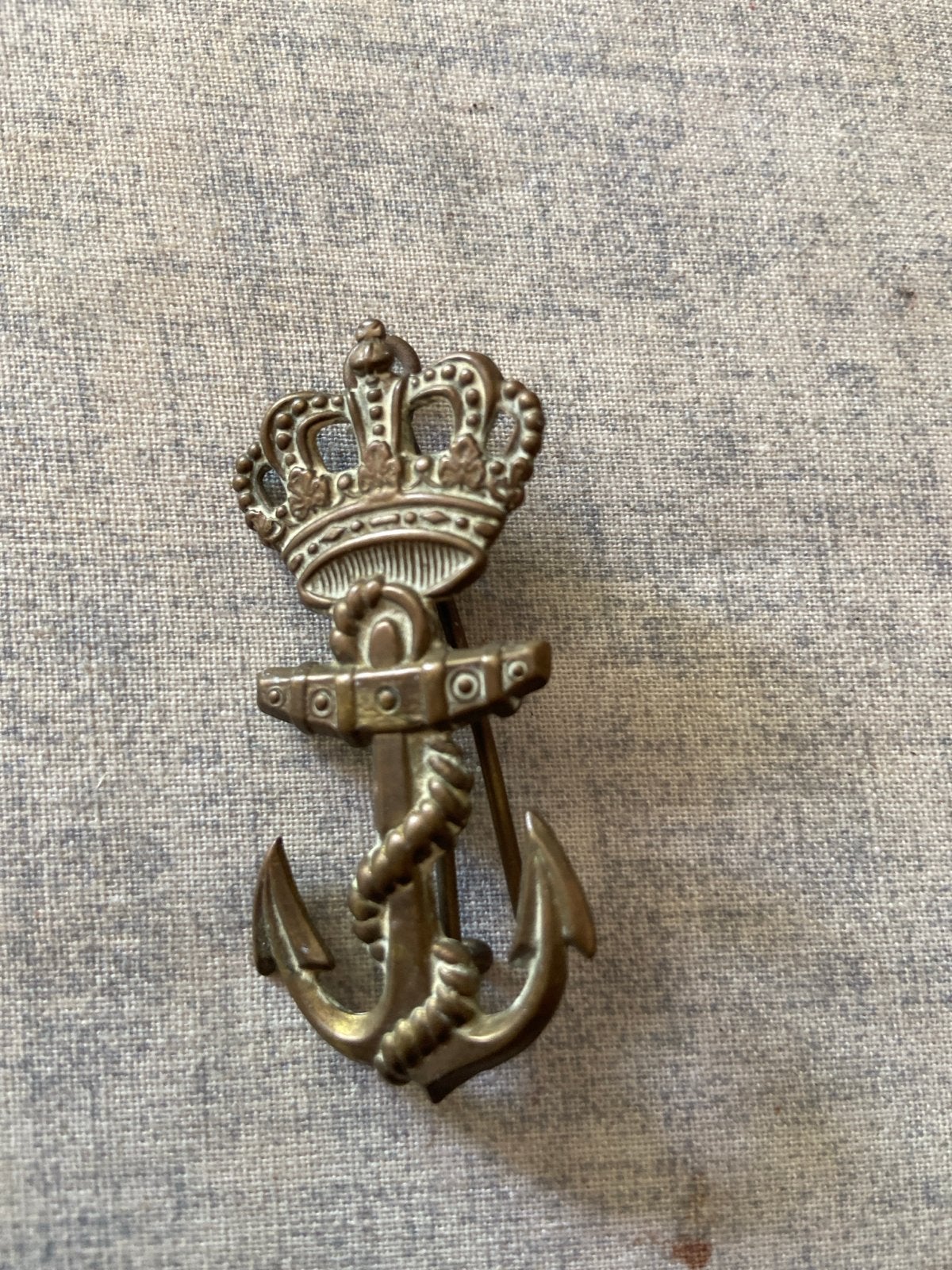 Vintage Anker met Kroon Speldje - Koninklijke Marine, Ophalen of Verzenden, Gebruikt, Transport, Speldje of Pin