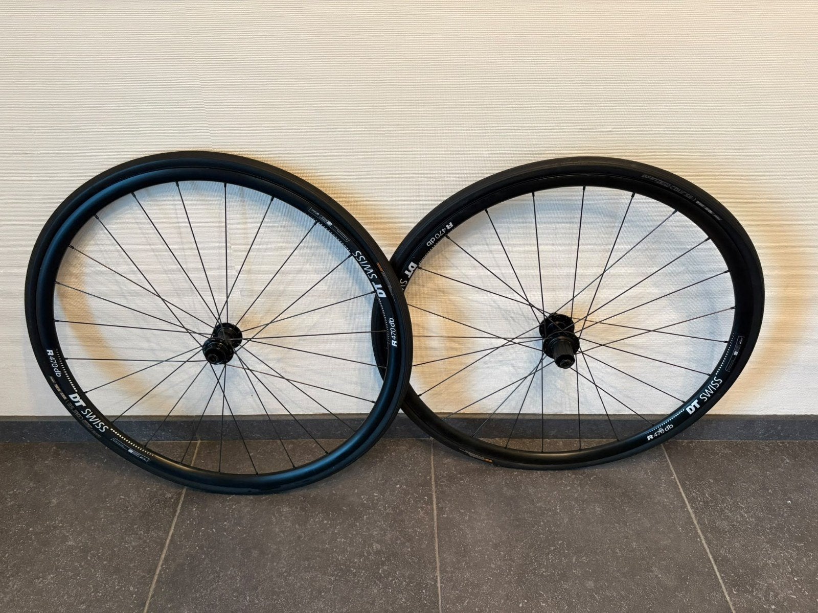 DTSwiss R470 DBset+Giant banden+105 cassette+ultegra ketting, Fietsen en Brommers, Band, DT Swiss, Gravelbike, Ophalen of Verzenden