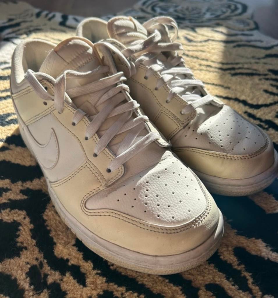 Nike Dunk Low Coconut Milk - Maat 43, Ophalen, Gedragen, Wit, Sneakers of Gympen