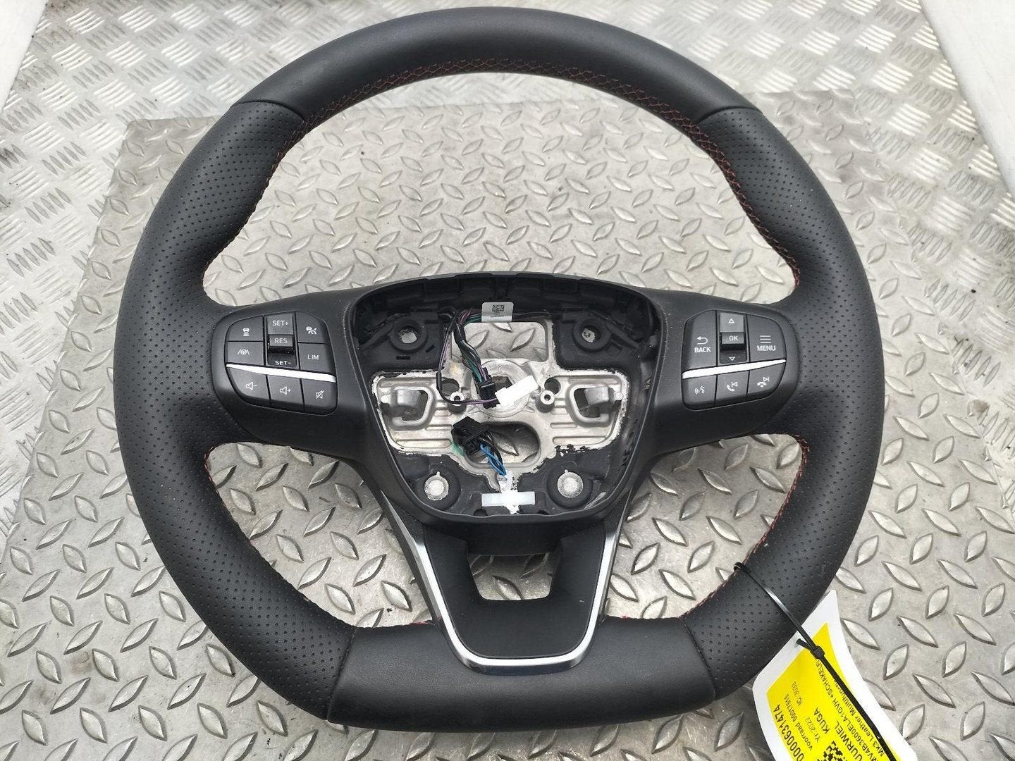 FORD KUGA STUURWIEL 2022, Ophalen of Verzenden, Gebruikt, Stiba lid