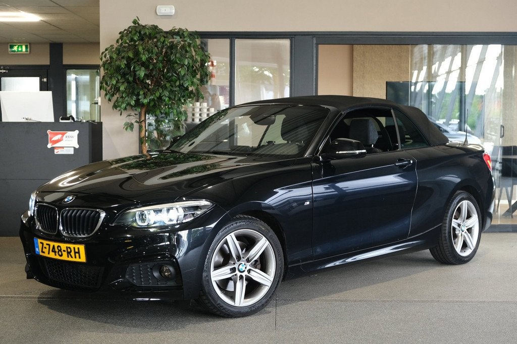 BMW 2-serie Cabrio 220i High Executive facelift M-Sport 184P, Automaat, 1998 cc, Achterwielaandrijving, Gebruikt