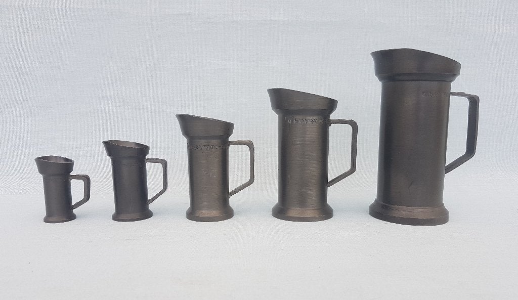Set van 5 tinnen maatbekers / kannen - variërend in grootte, Antiek en Kunst, Ophalen of Verzenden
