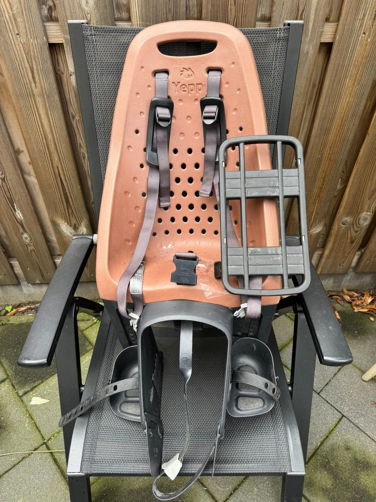 Yepp Maxi achterzitje fiets met bagagedrager - kleur bruin, Fietsen en Brommers, Ophalen, Zo goed als nieuw