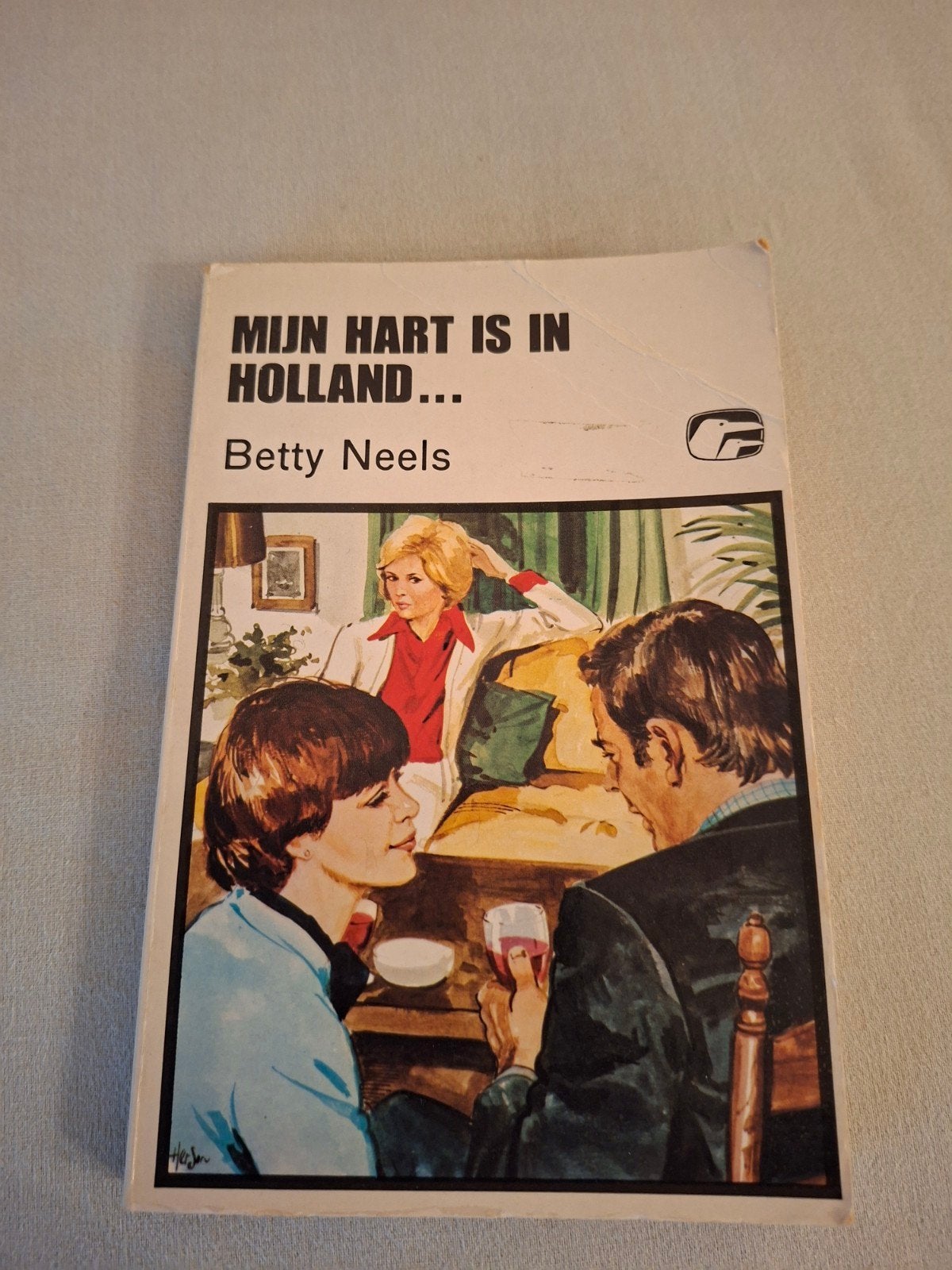 Witte Raven pocket Mijn hart is in Holland Betty Neels S350, Boeken, Ophalen of Verzenden, Gelezen, Betty Neels
