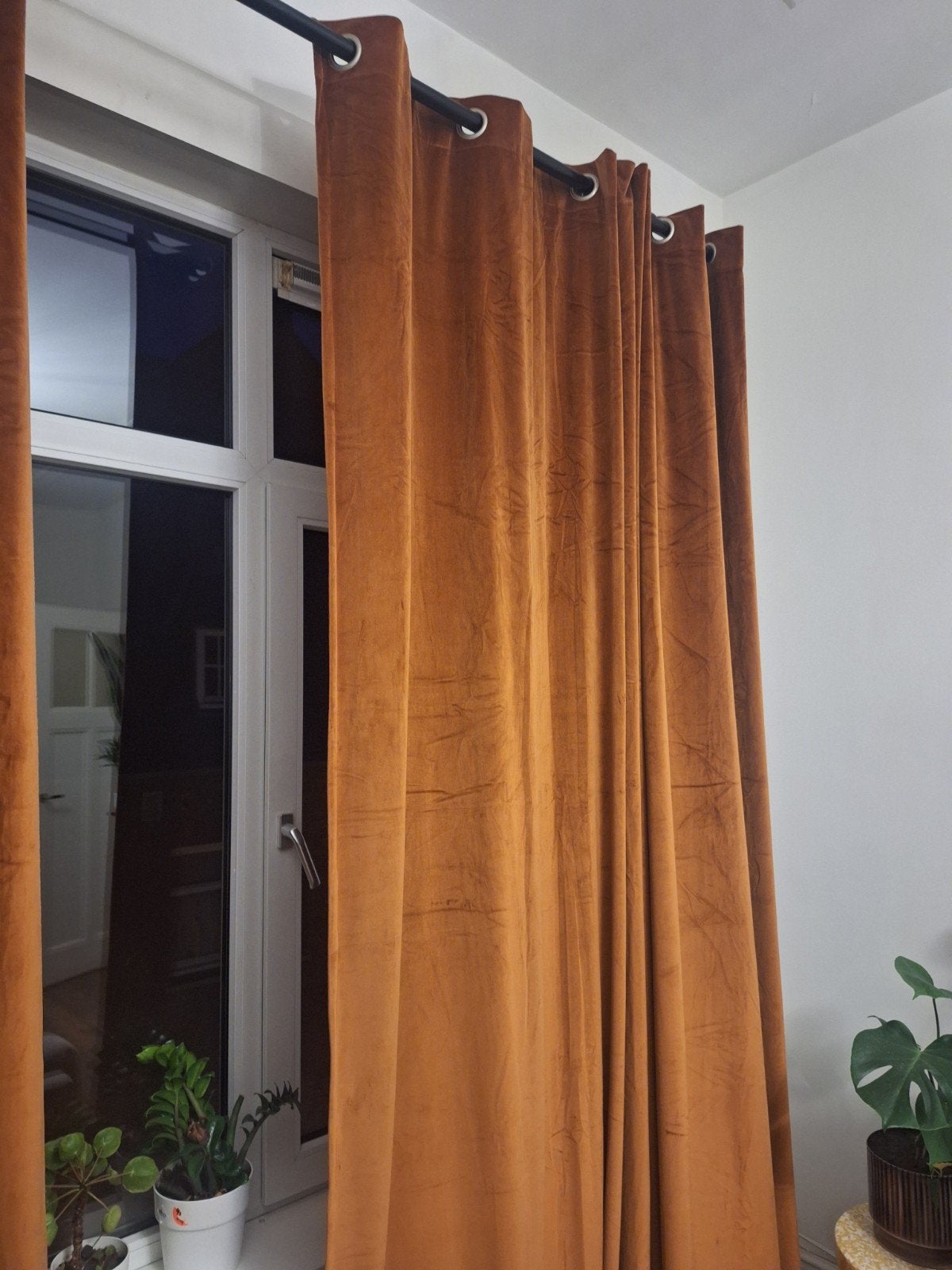 Twee oranje velvet gordijnen 140x270cm van Kwantum (270x140c, Ophalen, Met ringen, Kwantum, Fluweel