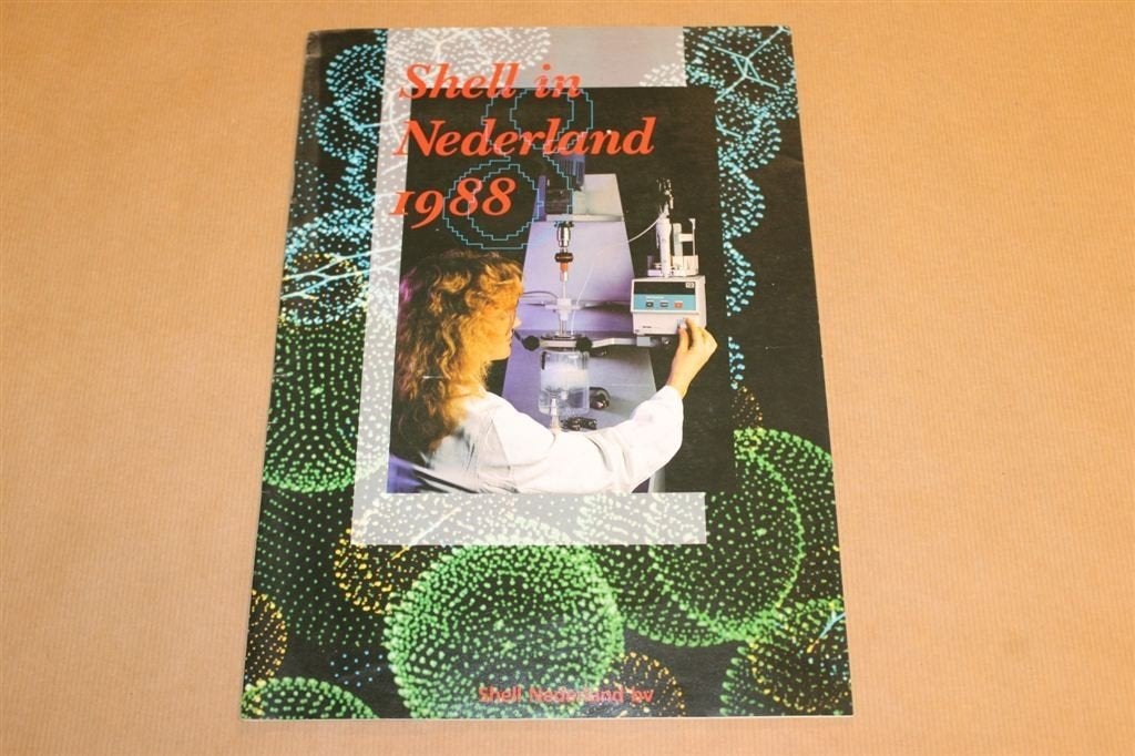 Shell in Nederland - Uitgave 1988, Boeken, Ophalen of Verzenden, Zo goed als nieuw