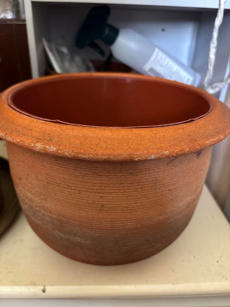 Terracotta bloempot met kunststof binnenpot, Tuin en Terras, 25 tot 40 cm, Gebruikt, Rond, Binnen