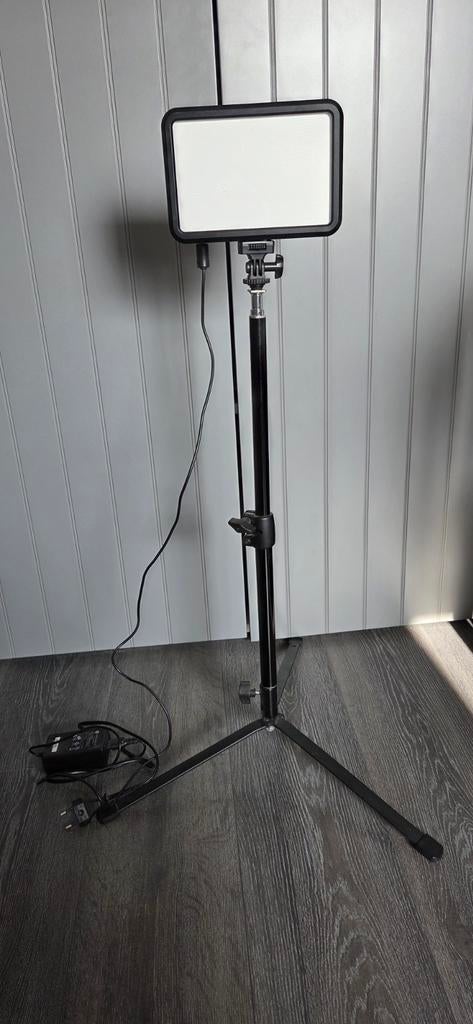 Bresser BR-12B LED Foto/Video Lamp met Statief, Ophalen