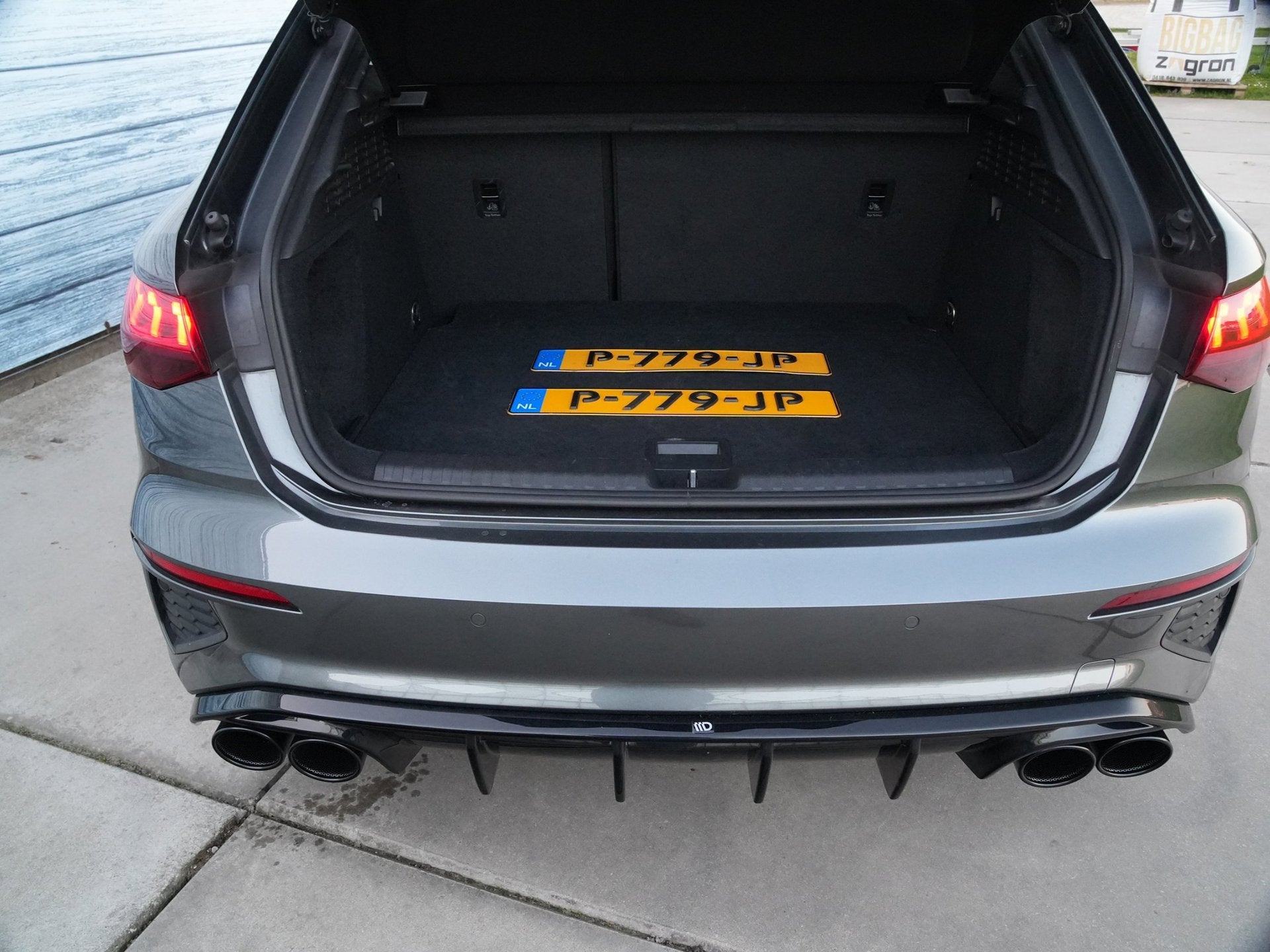 Audi A3 Sportback 30 TFSI S-Line Maxton Panorama Leer 19Inch, Gebruikt, 23 km/l, Bedrijf, 3 cilinders