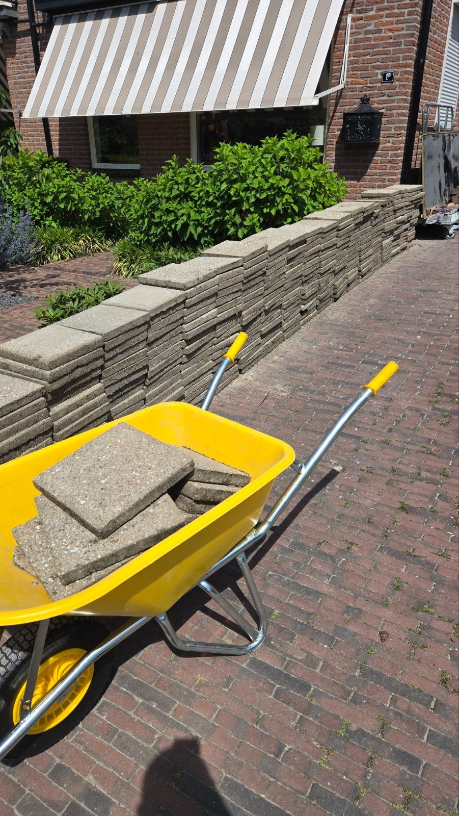 Partij tuin tegels gratis op te halen!, Ophalen of Verzenden