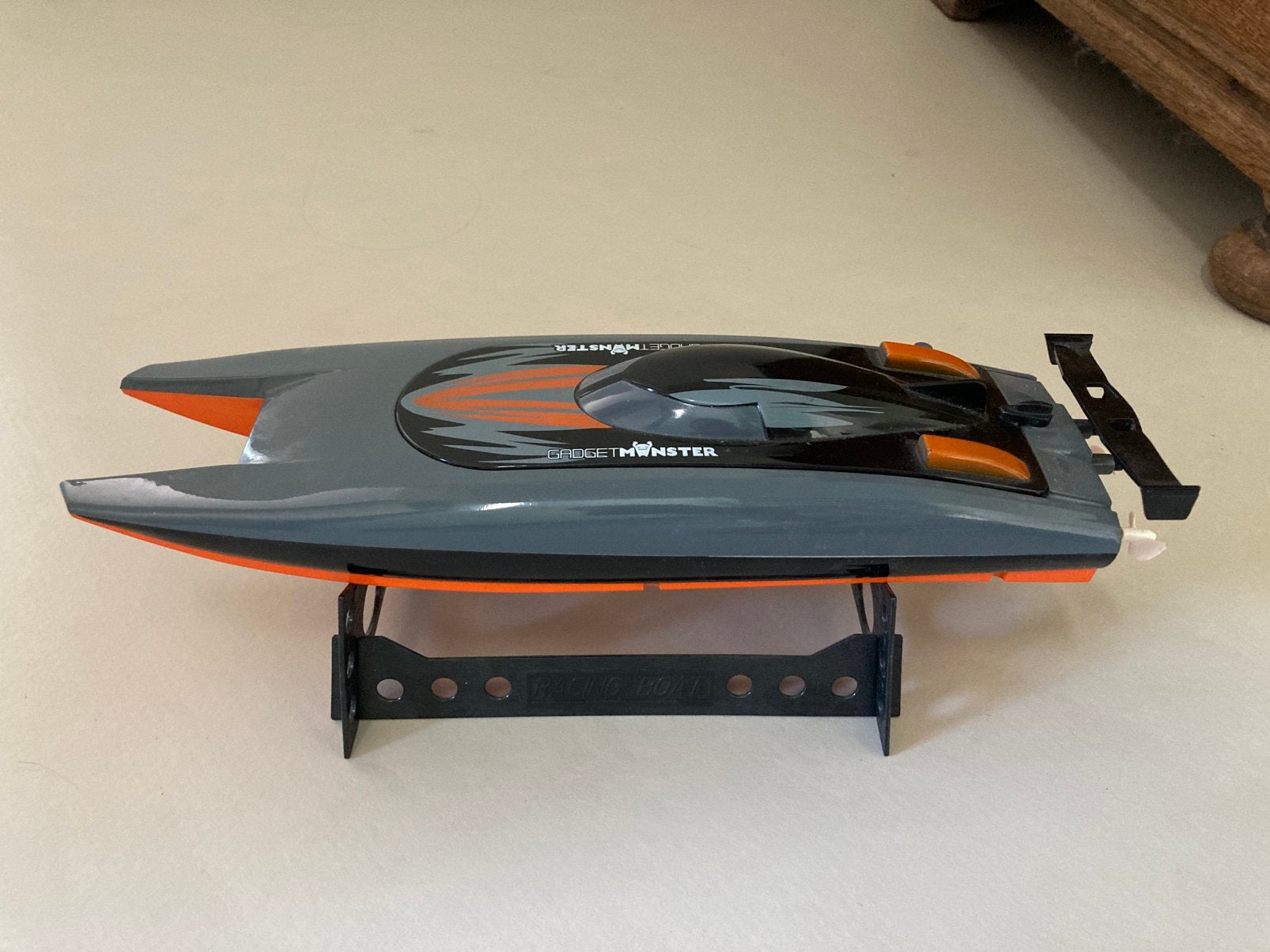 Speedboot afstandbestuurbaar, Hobby en Vrije tijd, Modelbouw | Boten en Schepen, Ophalen, Zo goed als nieuw