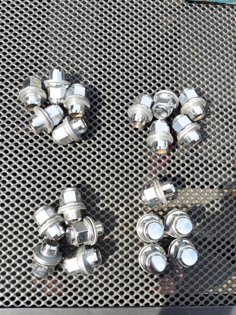 Wielmoeren conisch Toyota Auris prius Avensis 20x, Verzenden, Gebruikt, Toyota