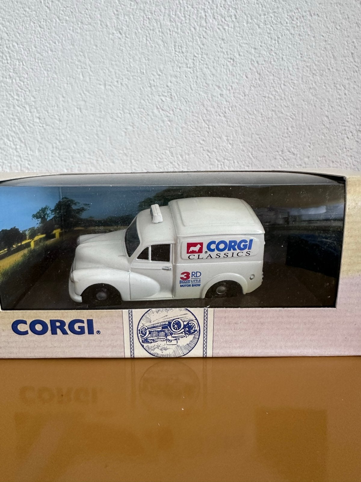 Corgi Classics Morris Minor Van - 3rd International Motor Sh, Overige merken, Auto, 1:32 tot 1:50, Nieuw