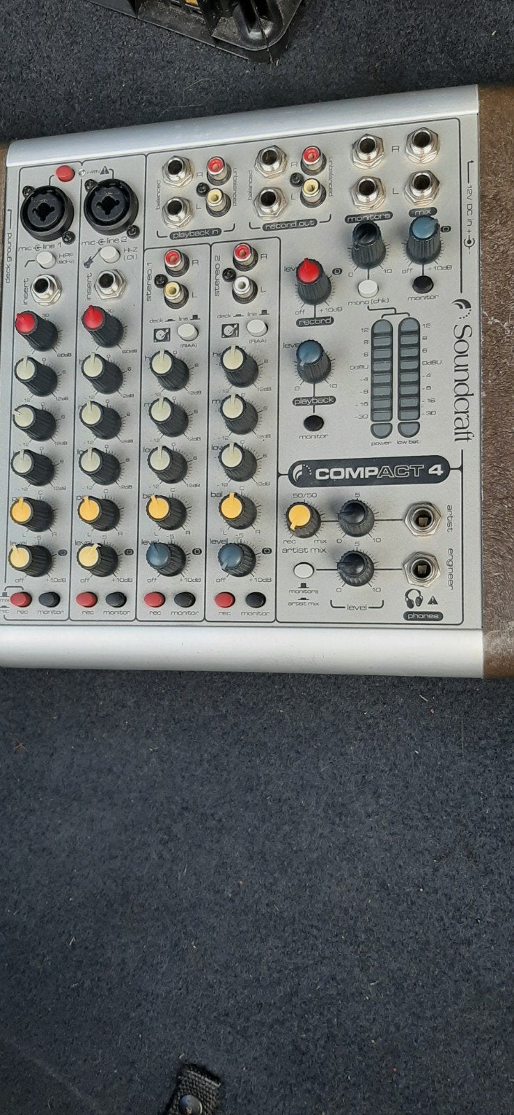 Soundcraft Compact 4 Mixer inclusief adapter., Ophalen, Zo goed als nieuw, Minder dan 5 kanalen, Microfooningang