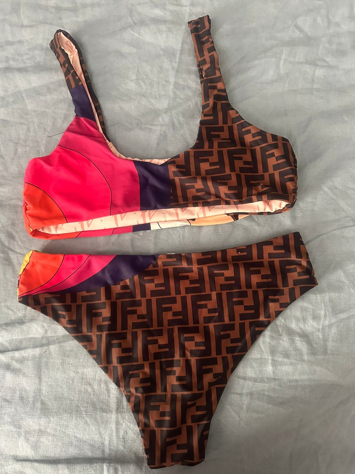 Mooie Bikini fendi maat S, Kleding | Dames, Badmode en Zwemkleding, Ophalen of Verzenden, Zo goed als nieuw, Bikini