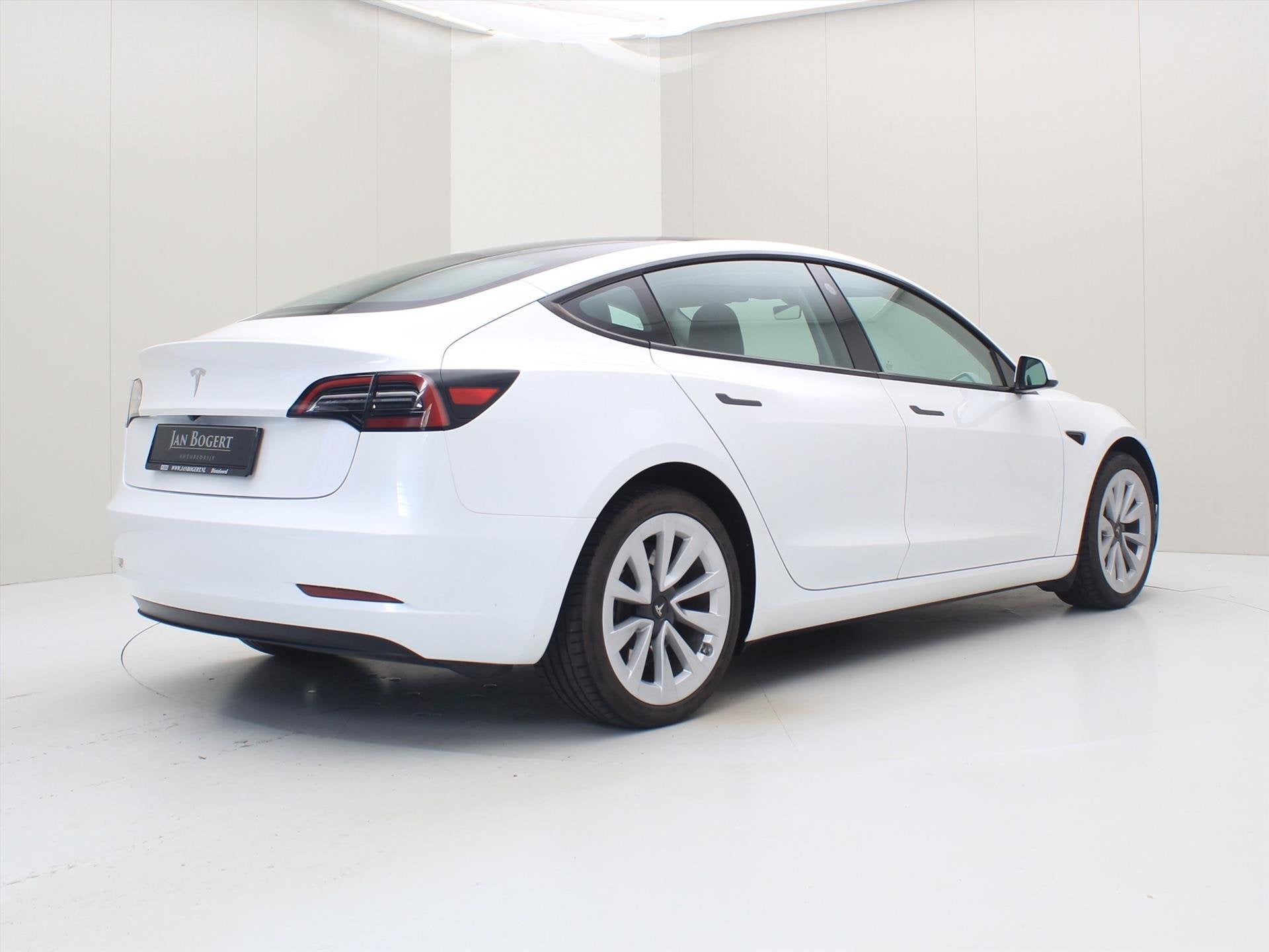 Tesla Model 3 Standard RWD Plus FACELIFT 94,9% SoH [ AMD RYZ, Auto's, Automaat, Dealer onderhouden, Gebruikt, Zwart