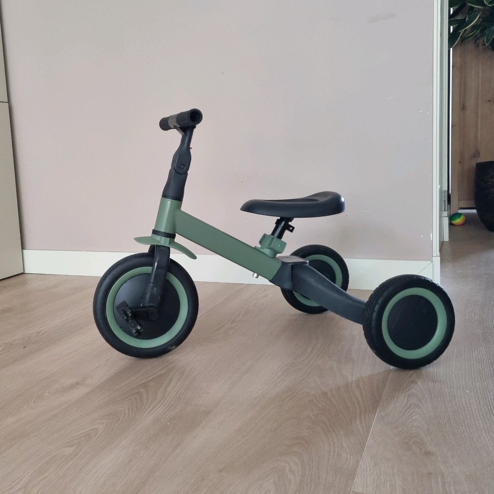Driewieler en loopfiets - zo goed als nieuw, Ophalen, Zo goed als nieuw, Overige merken