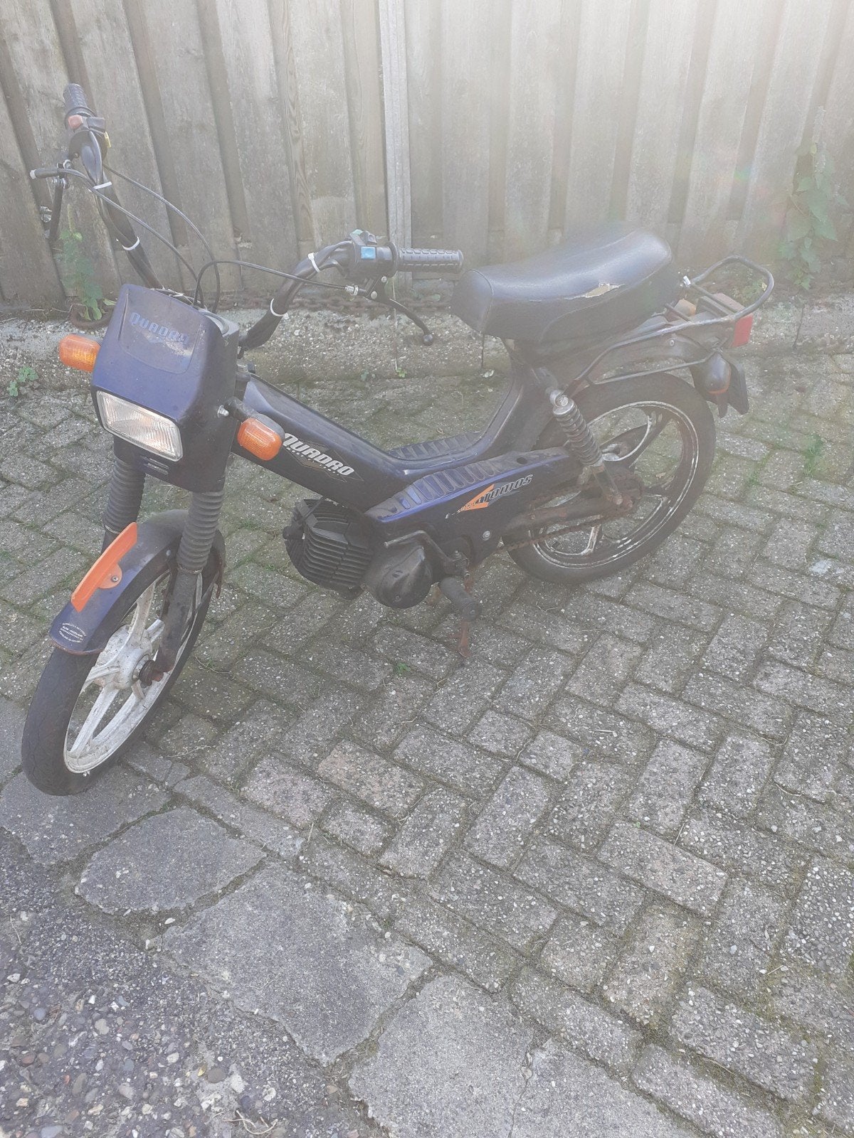 bromfiets brommer  tomos quadro E start schuurvondst met ken, Fietsen en Brommers, Ophalen of Verzenden, Gebruikt