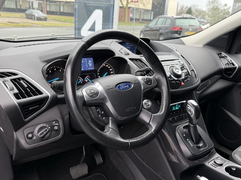 Ford Kuga BWJ 2014 | 1.6T 182PK Titanium Plus 4WD AUTOMAAT |, Auto's, Ford, Euro 5, Gebruikt, Zwart, 4 cilinders