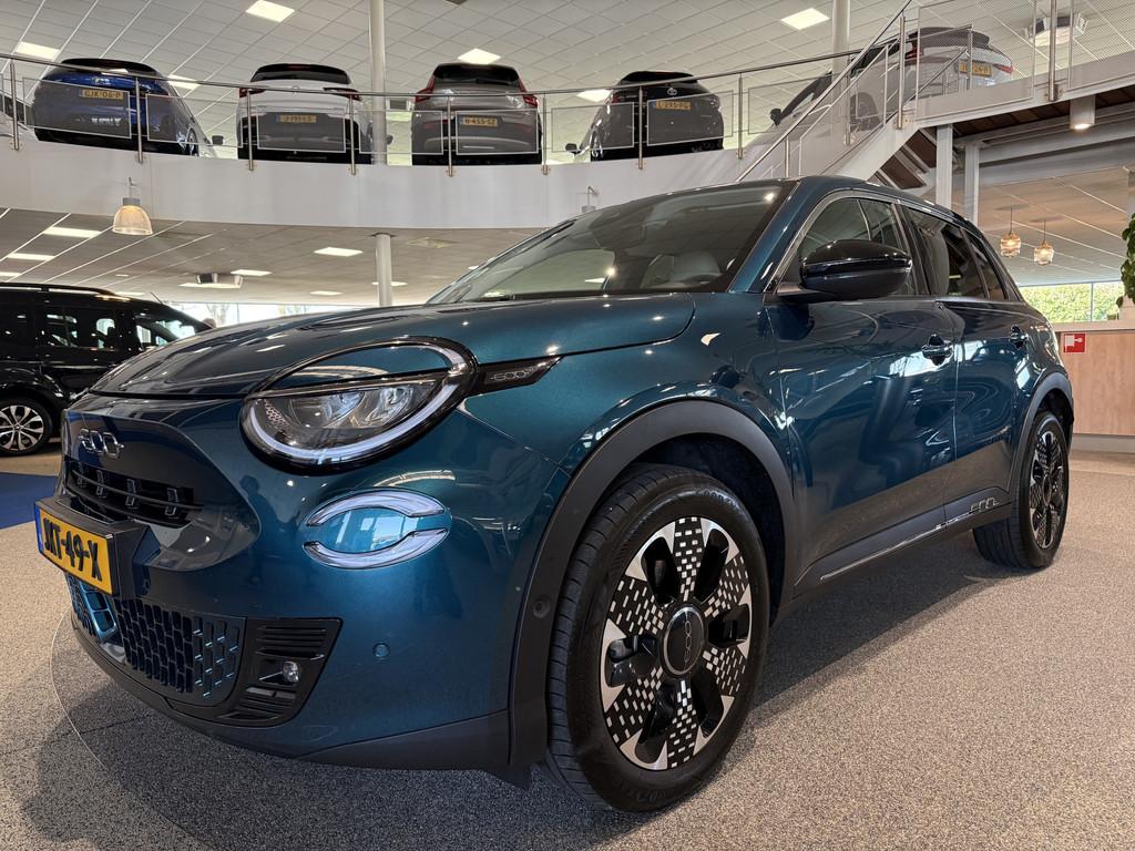 Fiat 600 1.2 Hybrid La Prima, Leder, Keyless, Camera, Massag, Auto's, Fiat, 12 maanden, Gebruikt, Euro 6, 1199 cc