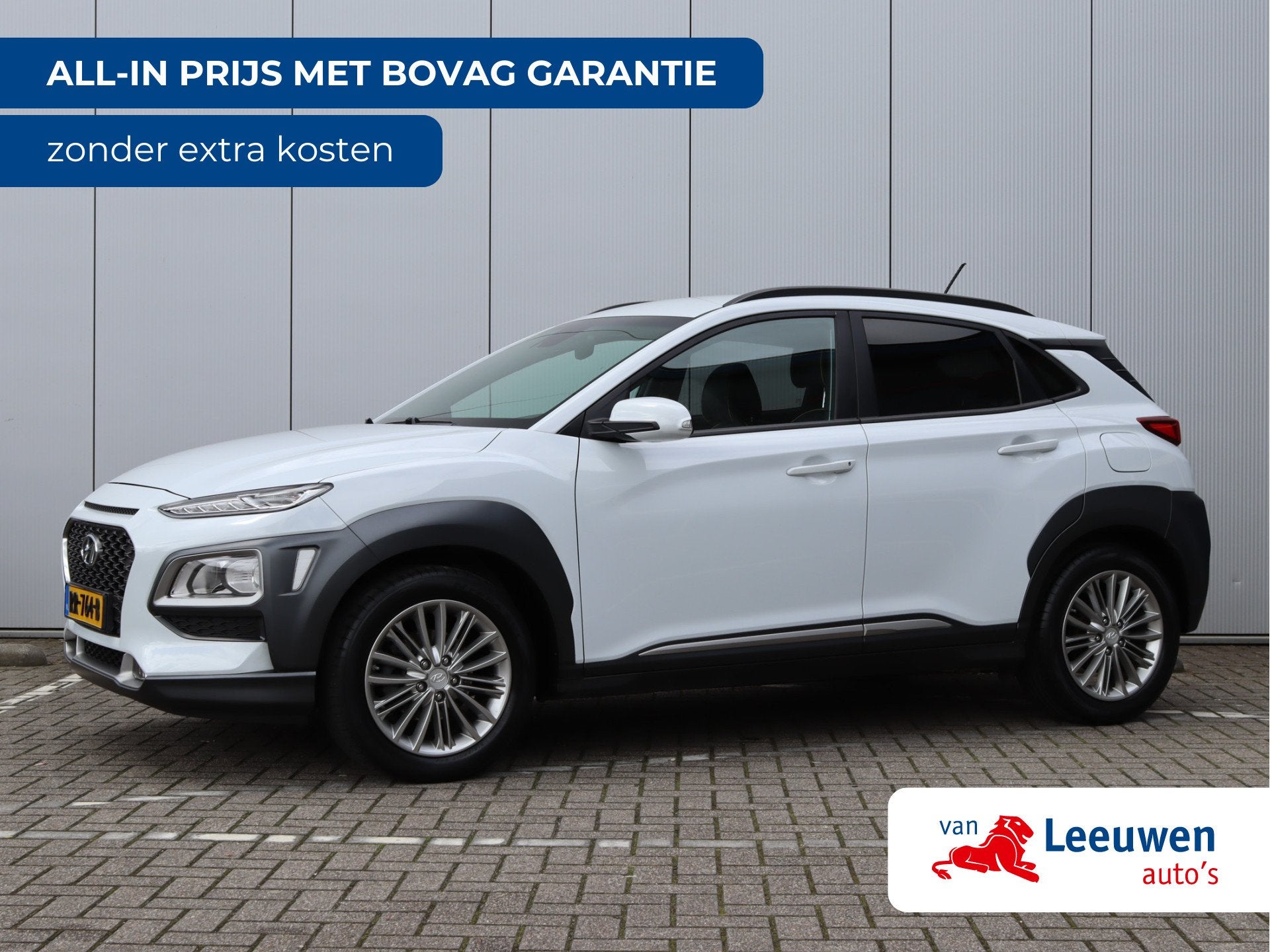 Hyundai KONA 1.0T Fashion | Parkeercamera | Trekhaak | Navi, 12 maanden, Gebruikt, Leder en Stof, Wit