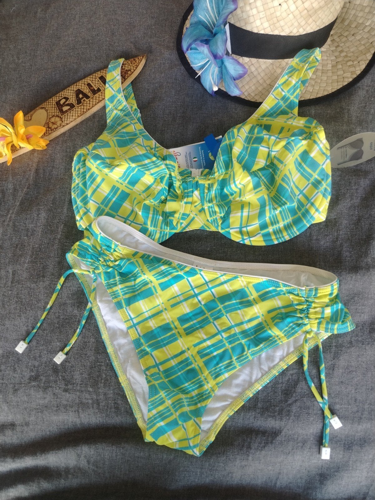Nieuwe Lidea Bikini 42F - Geel/Blauw Geruit met Extra Steun, Meerkleurig, Nieuw, Ophalen of Verzenden, Bikini