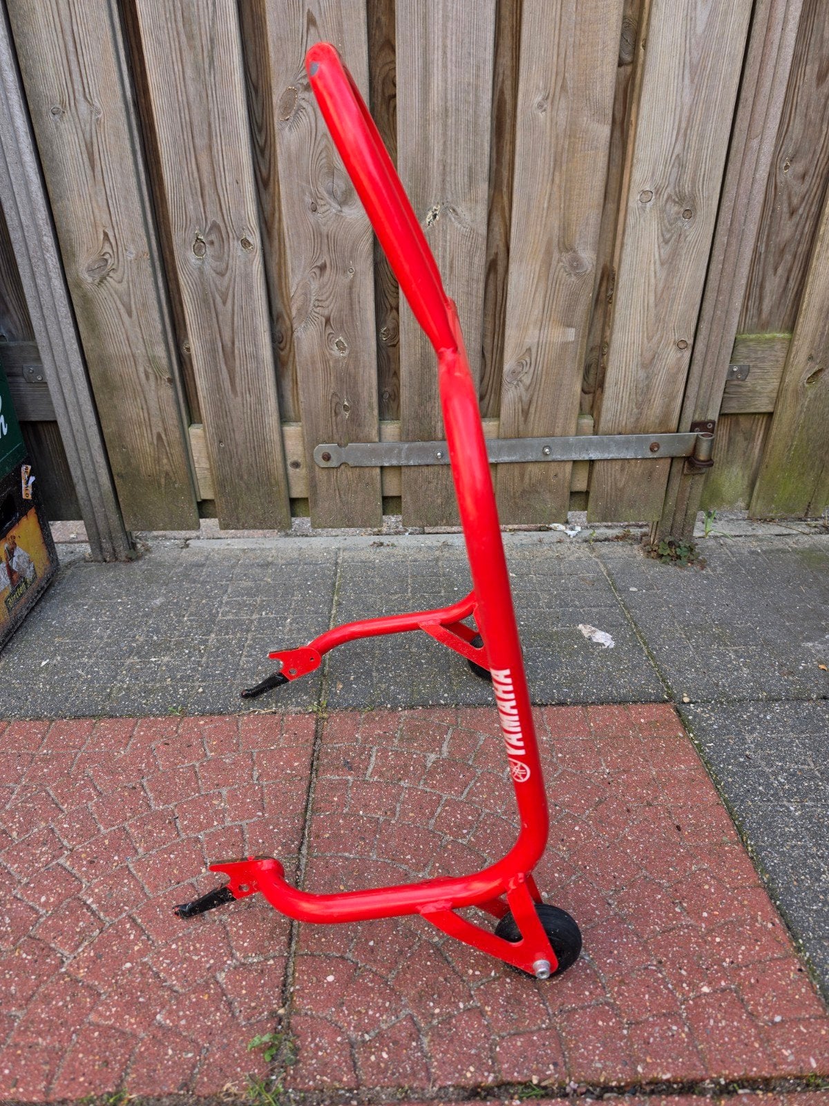 Paddockstand voor motoren, Ophalen, Gebruikt