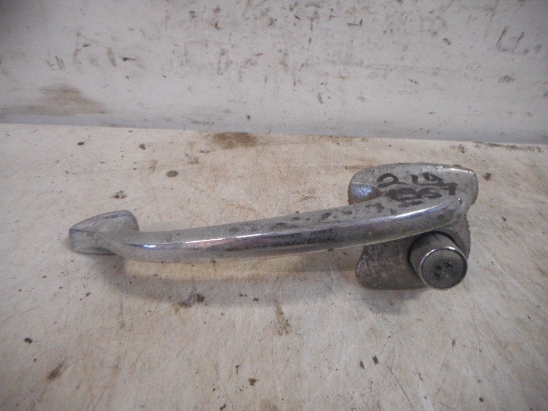 Portiergreep Buiten Links Mercedes-Benz Ponton (W105) 1957, Gebruikt, Mercedes-Benz AG, Mercedes-Benz, Mercedesstraße 120, Stuttgart 70372, , Duitsland