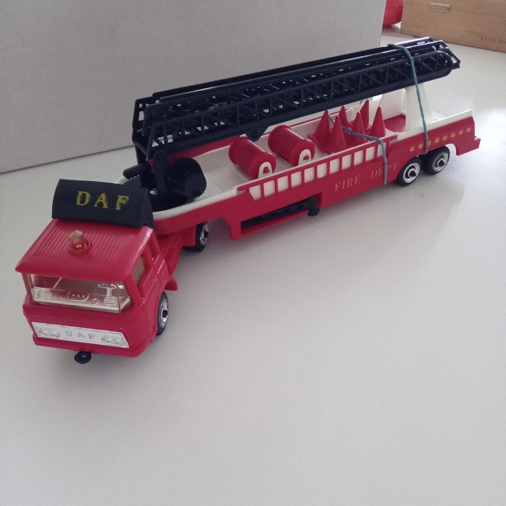 PLAY TRUCKS-- DAF BRANDWEER -1/50, Ophalen of Verzenden, Landmacht, Nederland
