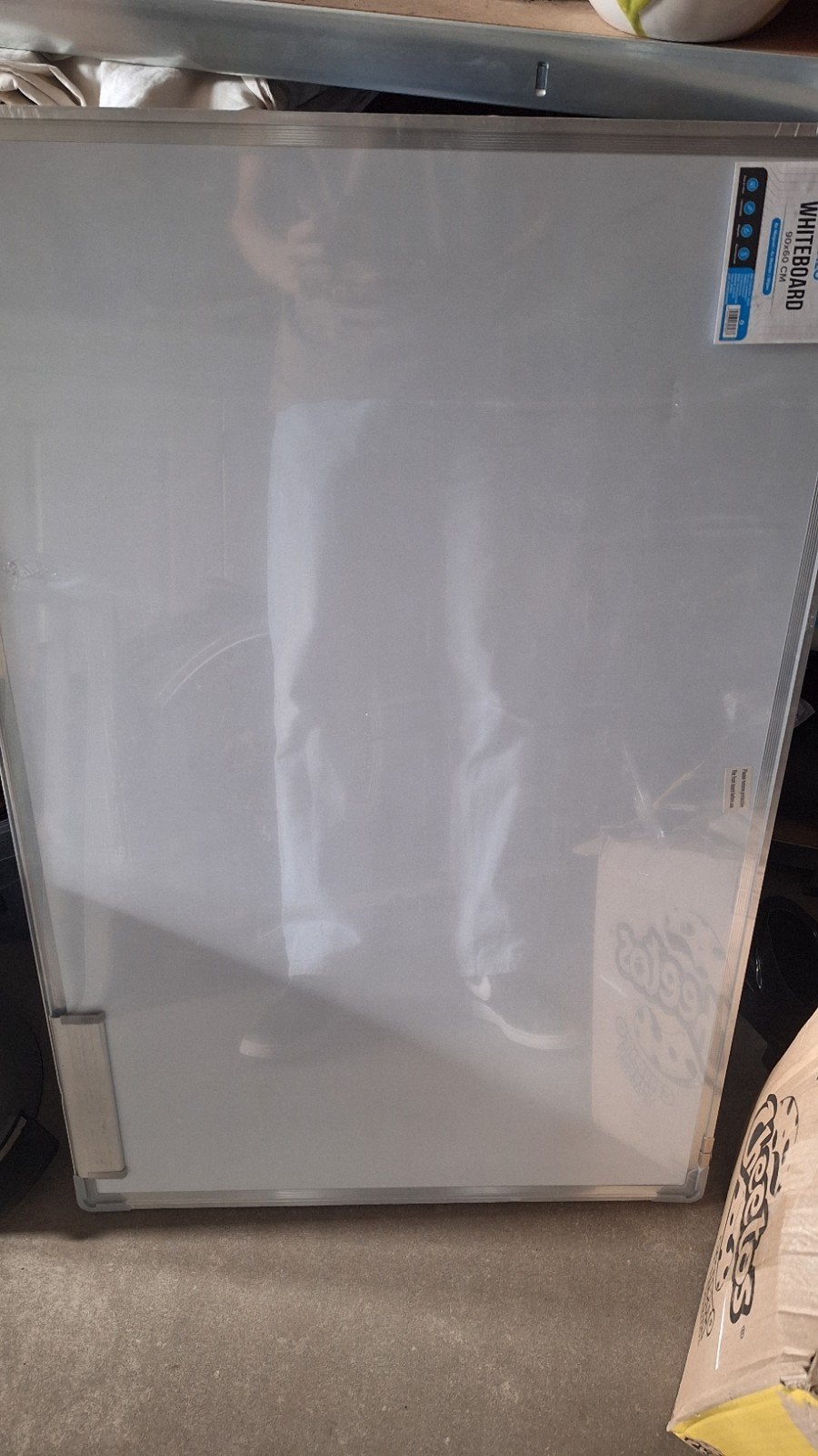2 Whiteboards 90x50 cm -Licht beschadigd, nog goed bruikbaa, Diversen, Ophalen of Verzenden, Gebruikt, Whiteboard