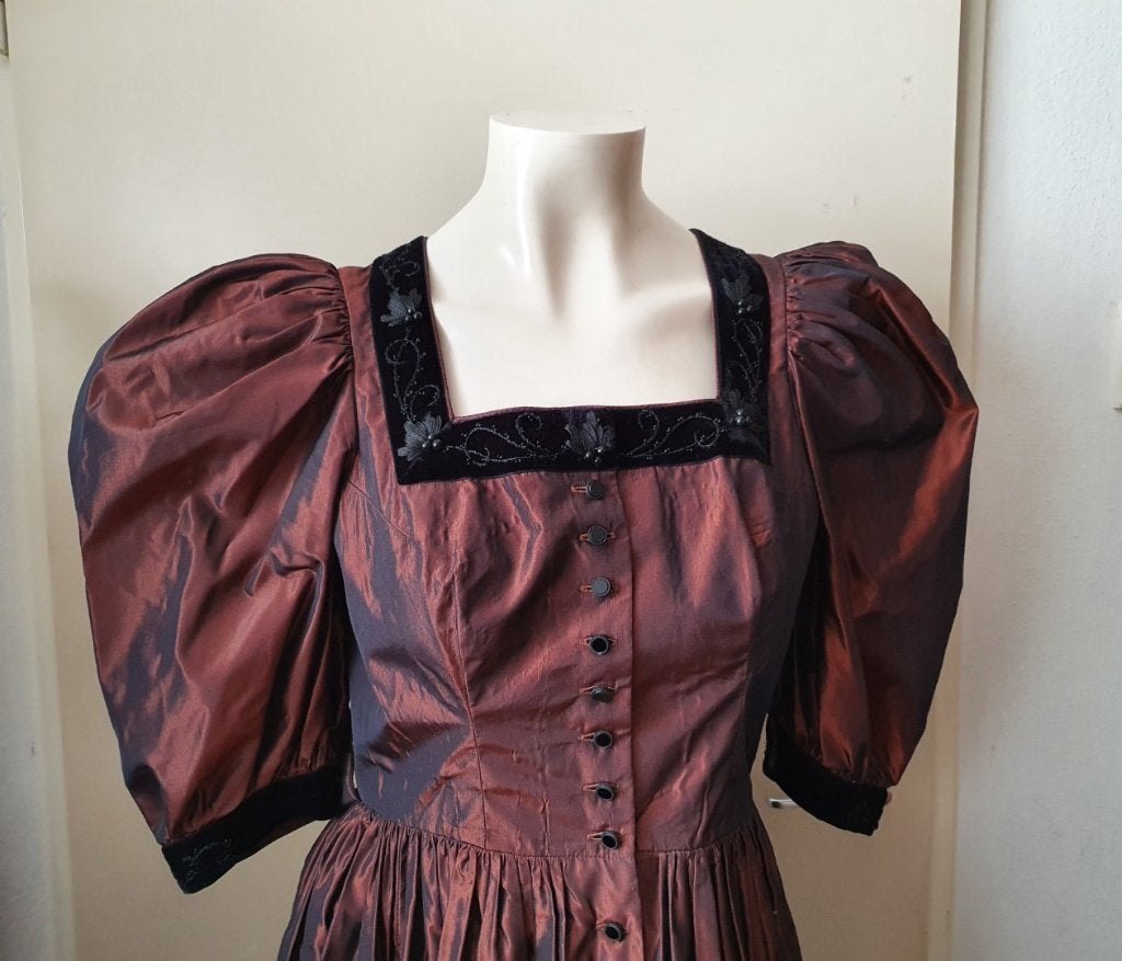 Vintage dirndl met schort, Kleding | Dames, Ophalen of Verzenden, Gedragen, Overige kleuren, Onder de knie