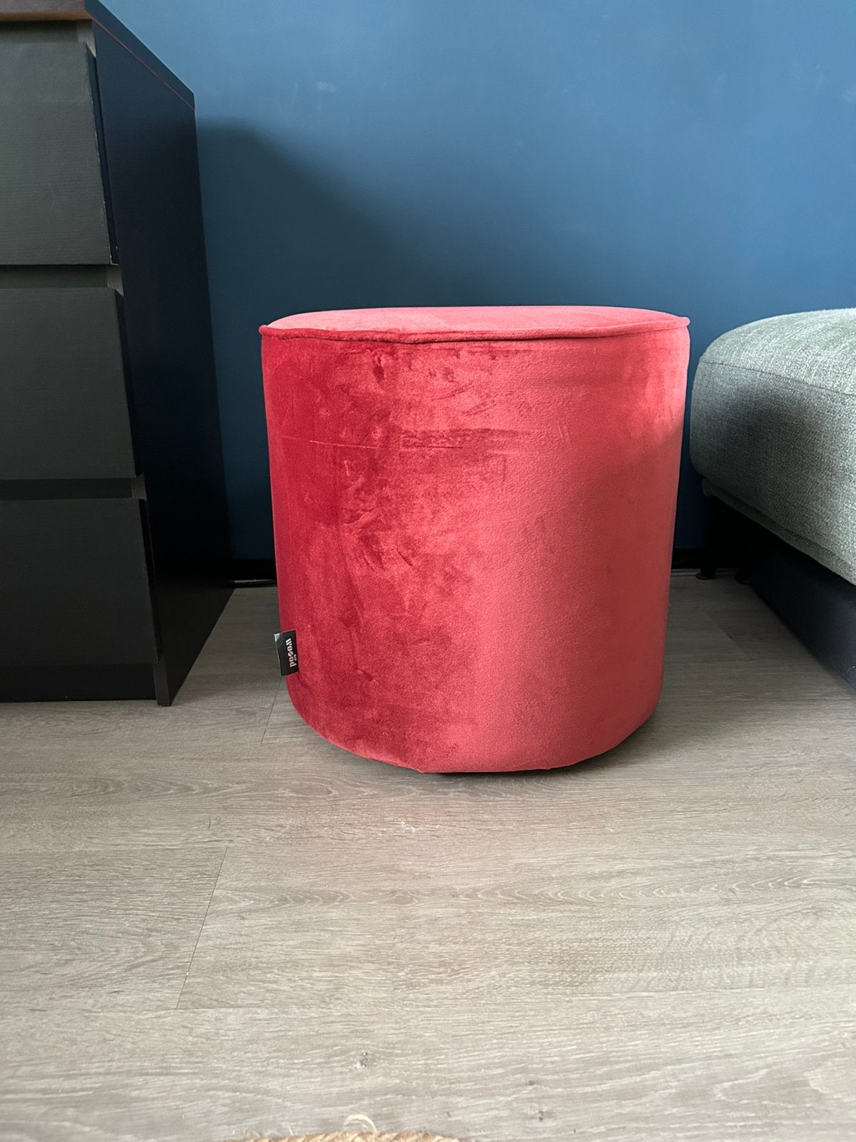 Woood poef rood bordeaux, Huis en Inrichting, Banken | Voetenbanken en Poefen, Ophalen, Zo goed als nieuw, Rond, Minder dan 50 cm