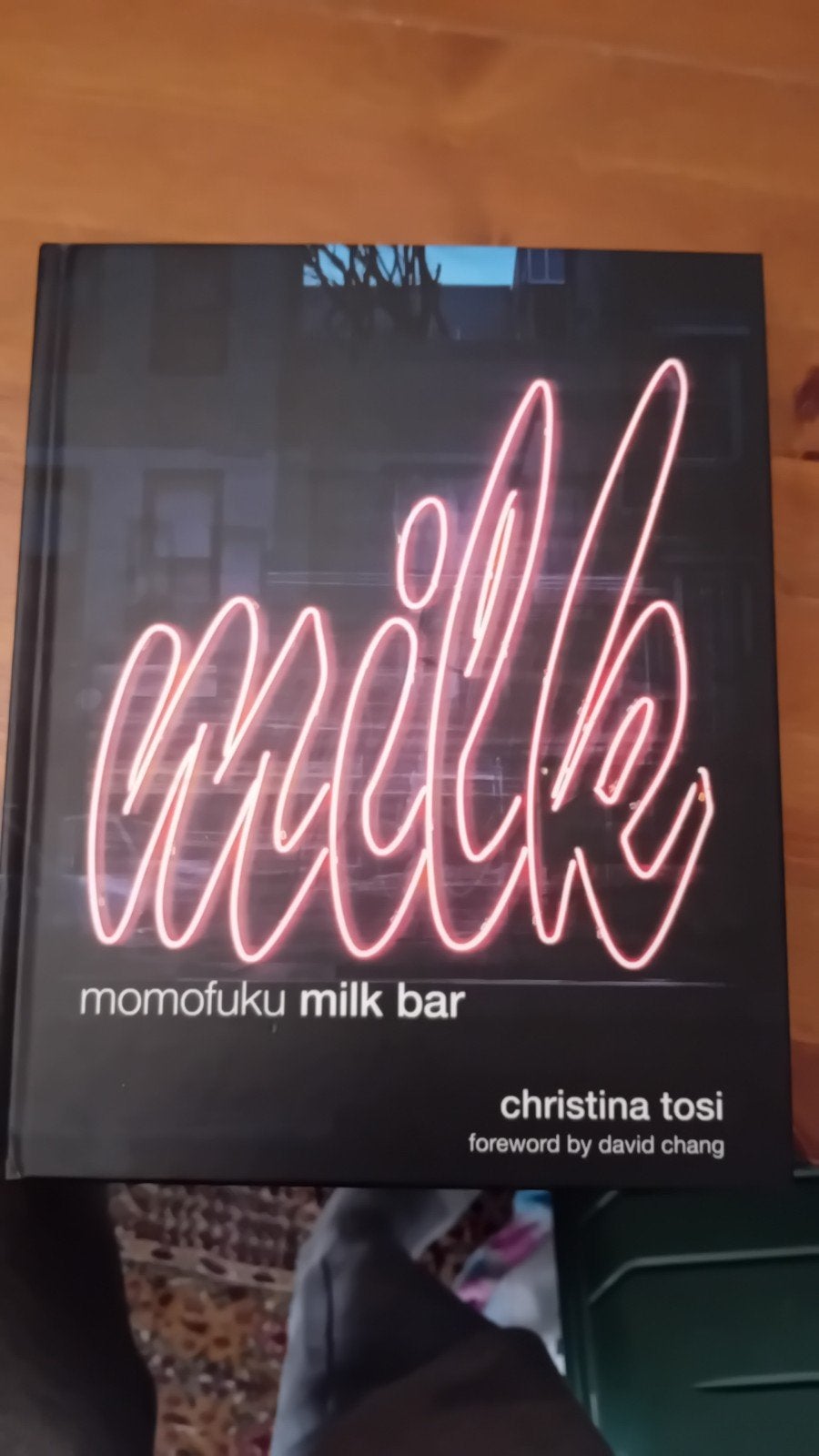Momofuku Milk Bar kookboek van Christina Tosi, Taart, Gebak en Desserts, Christina Tosi, Ophalen of Verzenden, Zo goed als nieuw