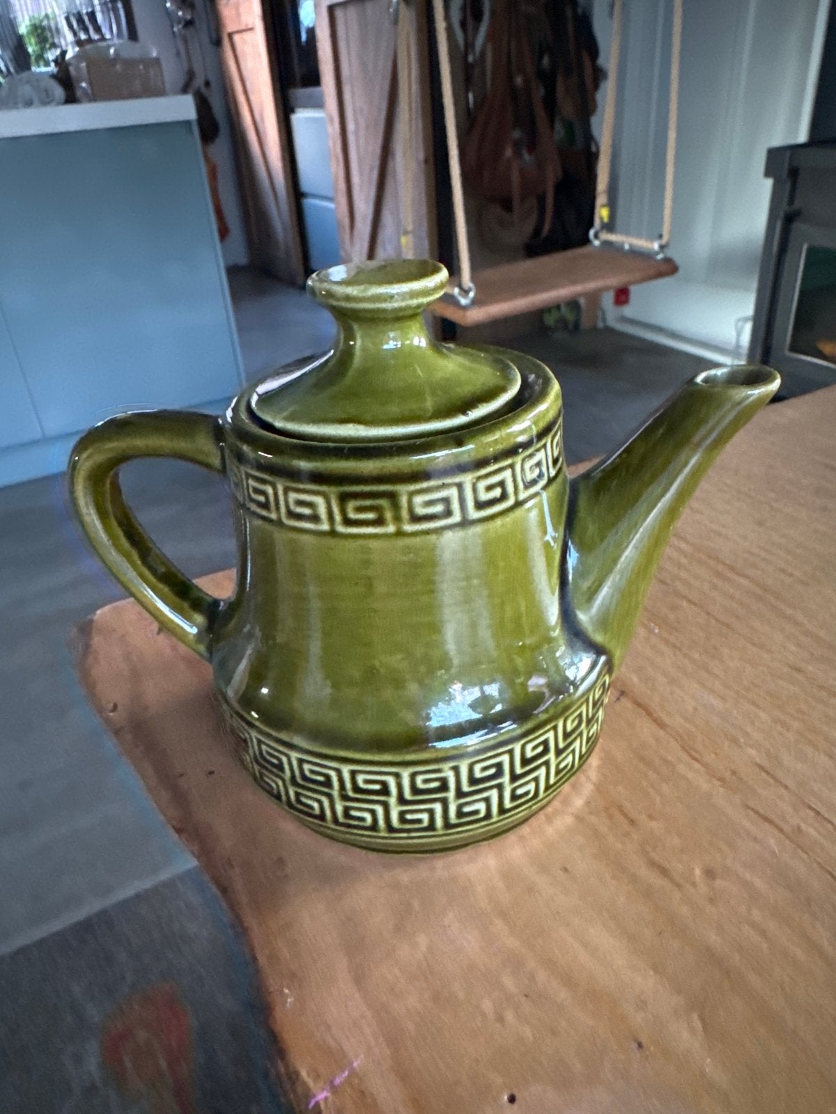 Vintage Groene Theepot / Koffiepot met Grieks Patroon, Antiek en Kunst, Antiek | Keramiek en Aardewerk, Ophalen of Verzenden